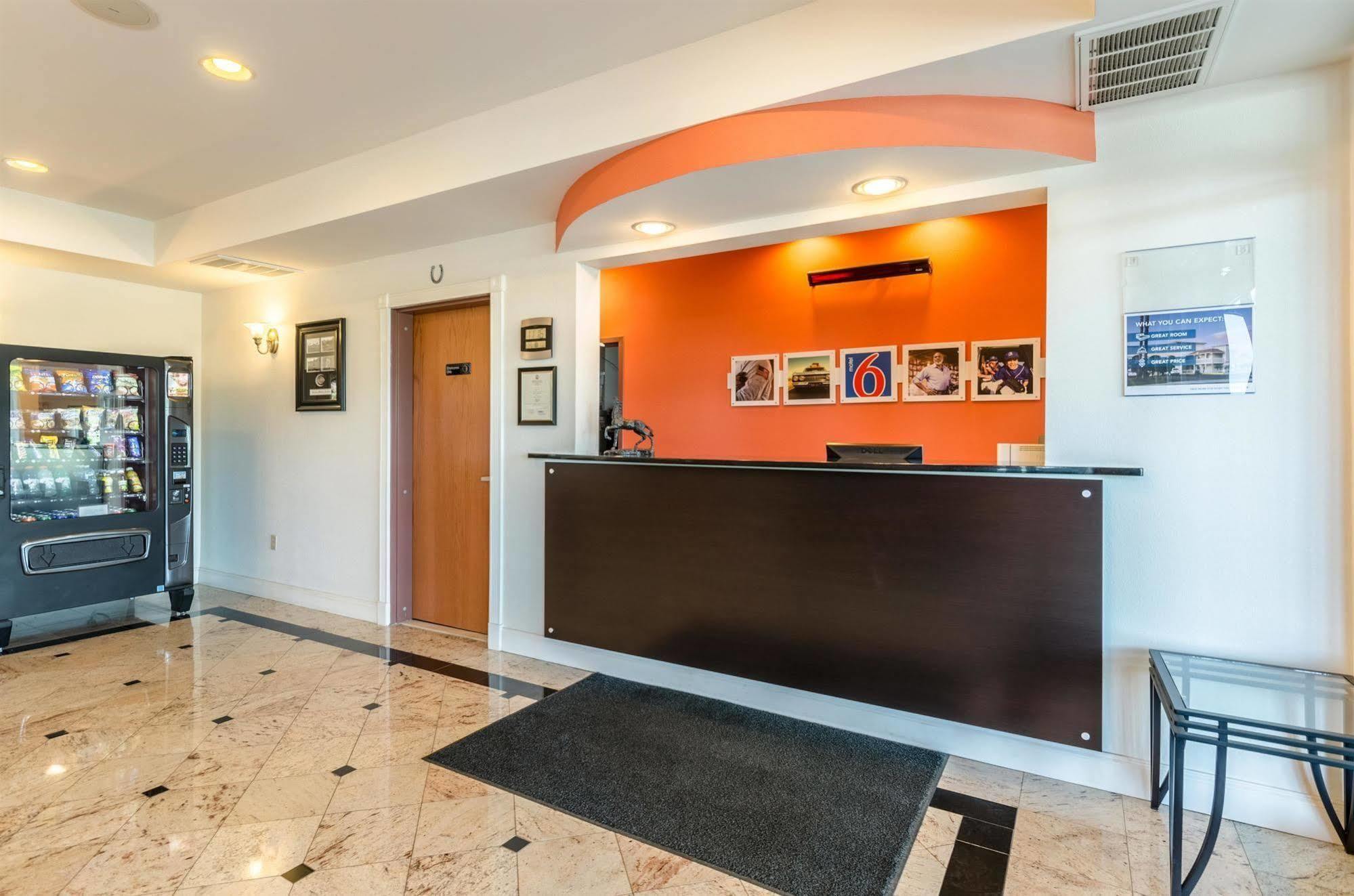 Motel 6-Lexington, Va Bagian luar foto